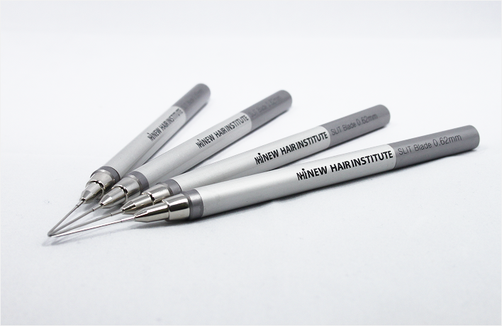 섬세하게 모공을 만든 뒤  출혈 없는 상태에서 이식하기 때문에
딱지와 부기가 적어 수술 후 다음날부터 회복이 빠릅니다.